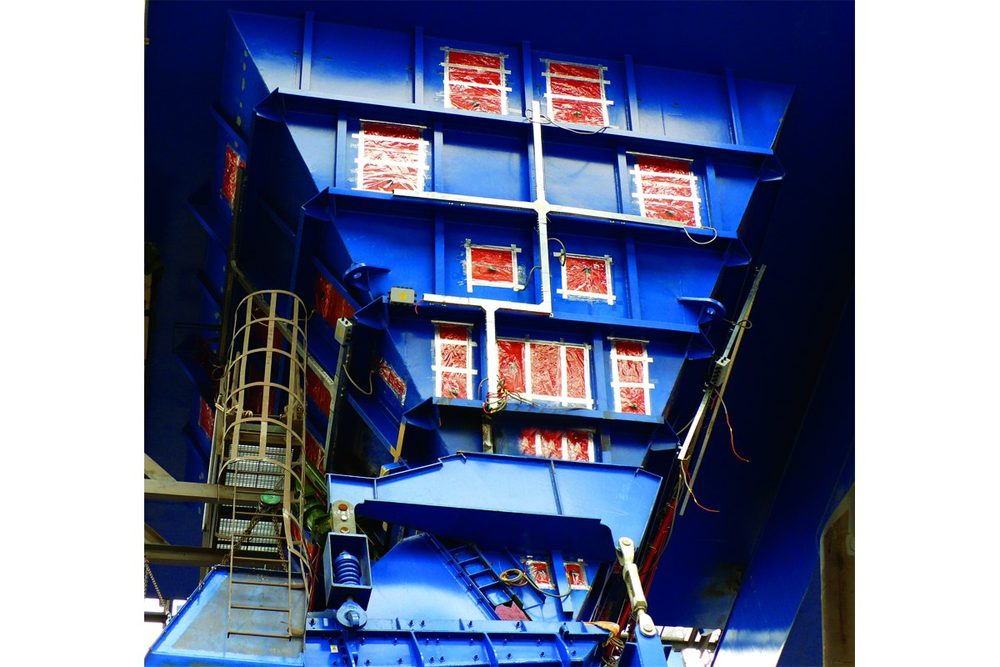 Isotherm hopper heating modules installed on storage hoppers