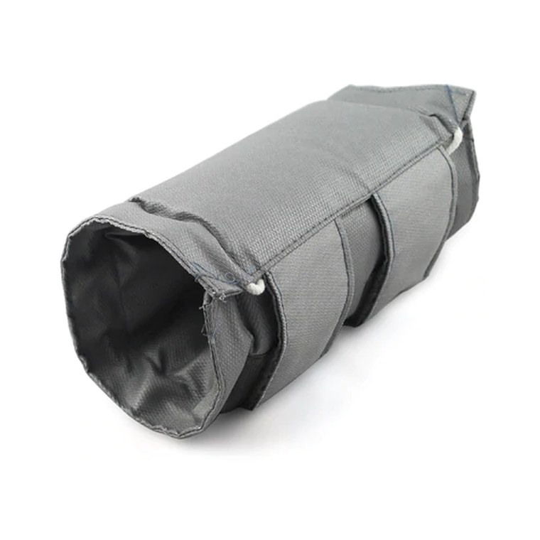 Removable insulation jacket for a straight pipe section